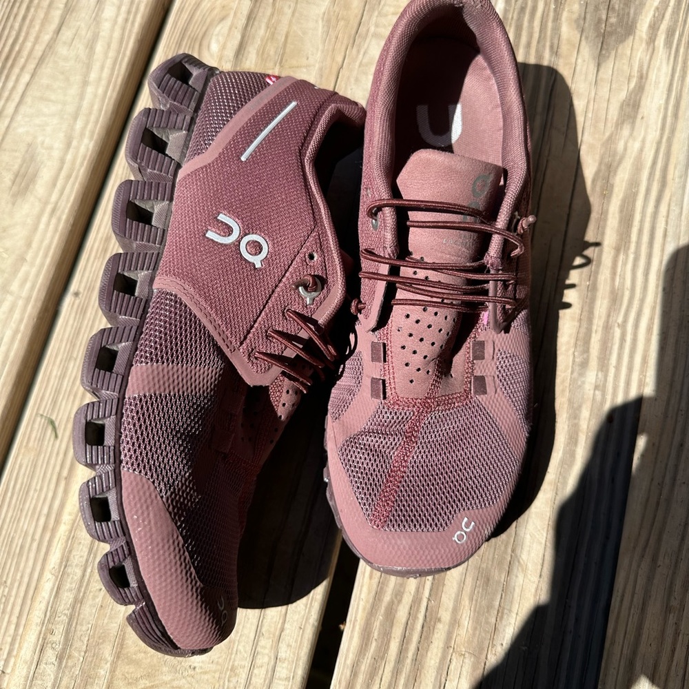 On cloud monochrome grape running athletic sneakers Womens